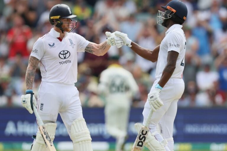 तीसरे दिन ऑलआउट हुई इंग्लैंड की टीम, 9वें विकेट के लिए शतकीय साझेदारी