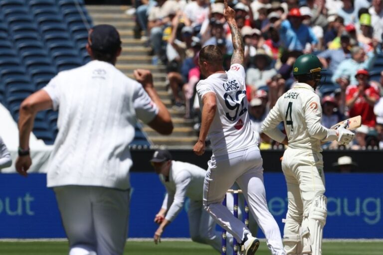 डेढ दिन में गिरे 30 विकेट, इंग्लैड के कहर के आगे ऑस्ट्रेलिया 132 रन पर सिमटा