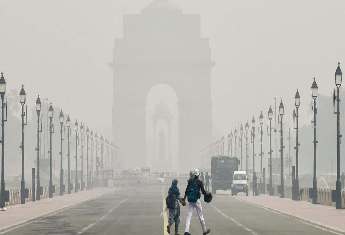 Delhi Air Pollution: दो दिन की राहत के बाद फिर बिगड़ी हवा, AQI 300 के पार, GRAP-3 लागू