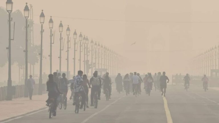 Delhi air pollution: दिल्ली की हवा हुई बद से बदतर, AQI पहुंचा 300 के पार, इस सप्ताह राहत की कोई संभावना नहीं
