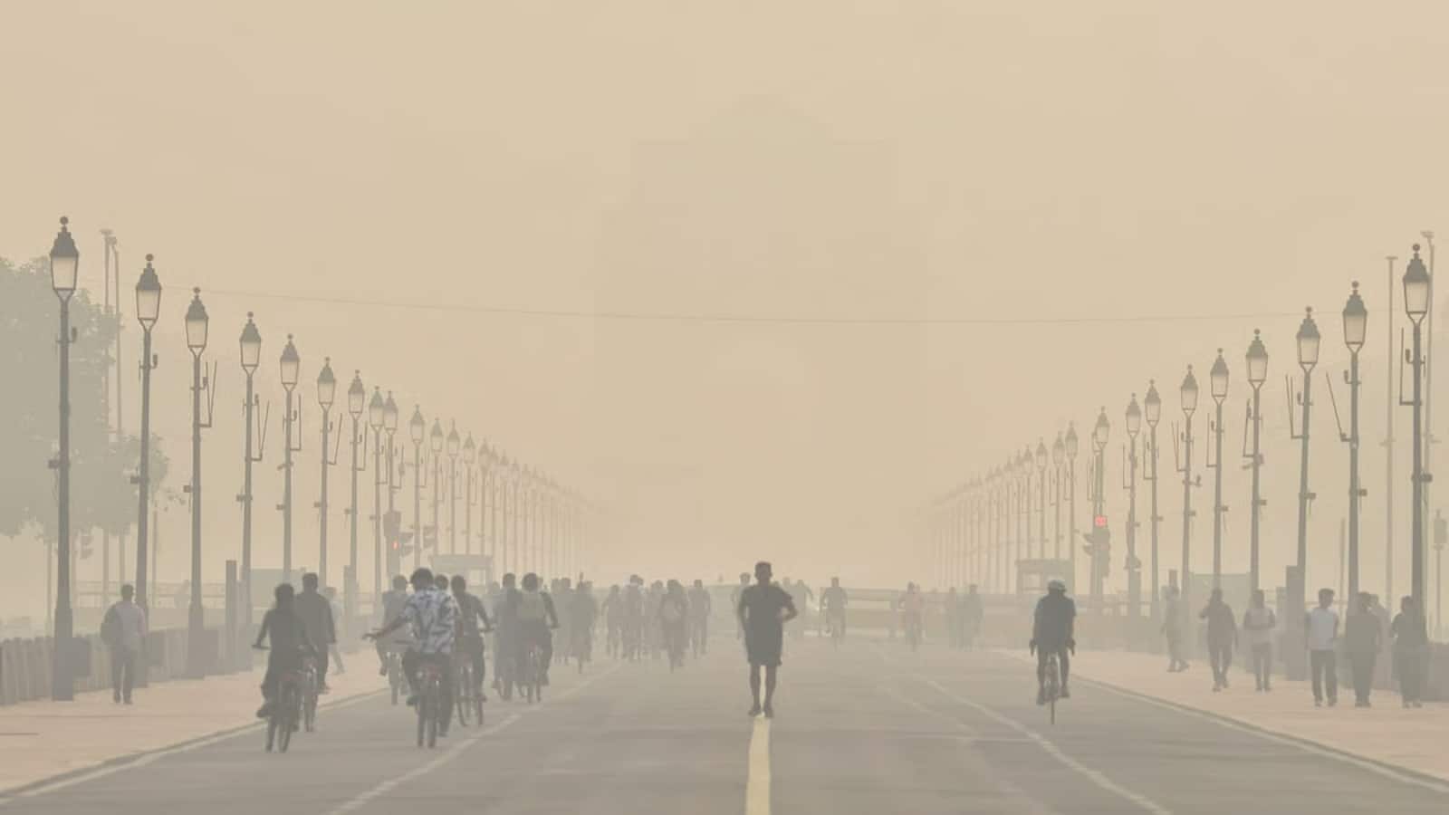 वर्क फ्रॉम होम, बिना PUC के पेट्रोल नहीं, पुरानी कारों पर बैन, 18 दिसंबर से दिल्ली में प्रदूषण के चलते ये नए नियम लागू