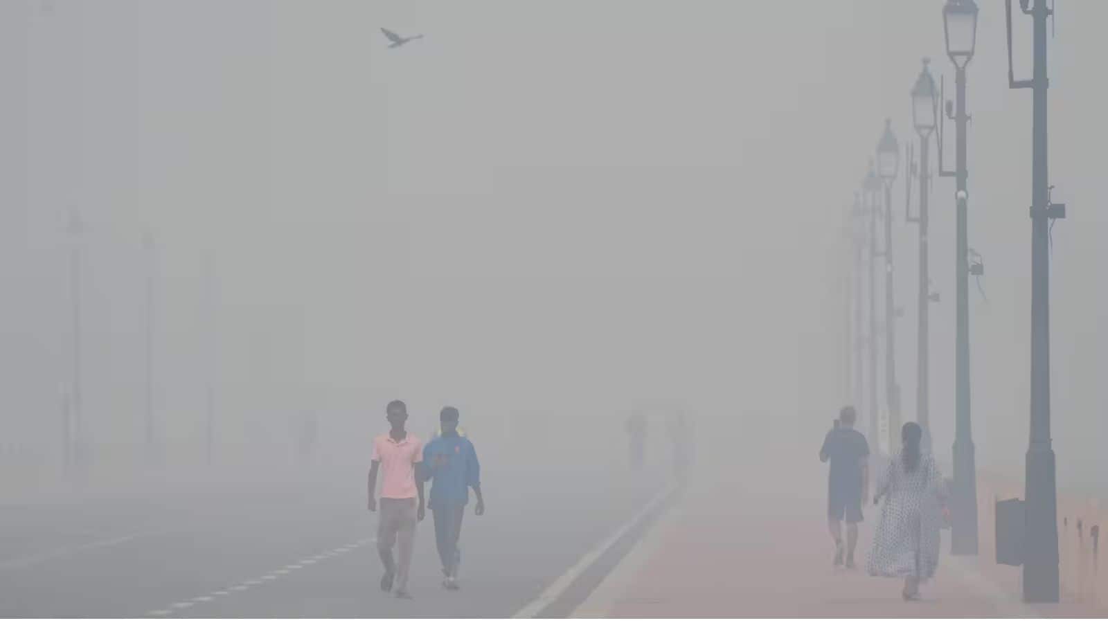 Delhi AQI: 'गैस चैंबर' बने दिल्ली-NCR में ठंड ने भी तोड़ा रिकॉर्ड! दिल्ली पर धुंध और पाला की दोहरी मार