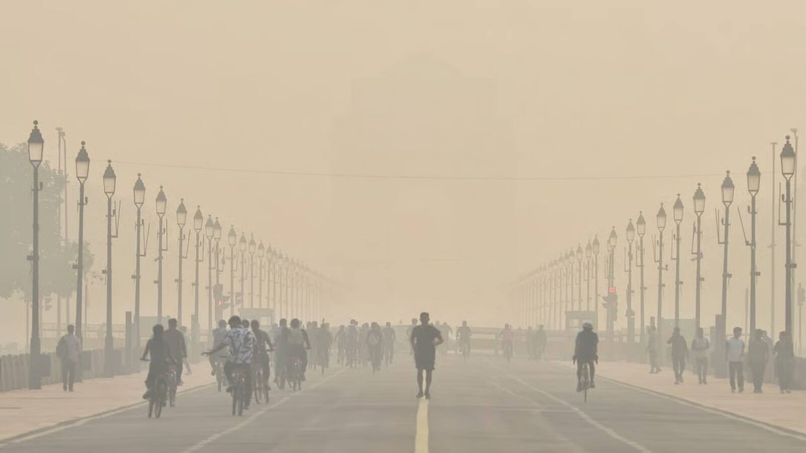 Delhi air pollution: दिल्ली में गंभीर स्तर पर पहुंचा AQI, जानें वायु प्रदूषण से आपके शरीर पर क्या पड़ता है प्रभाव?