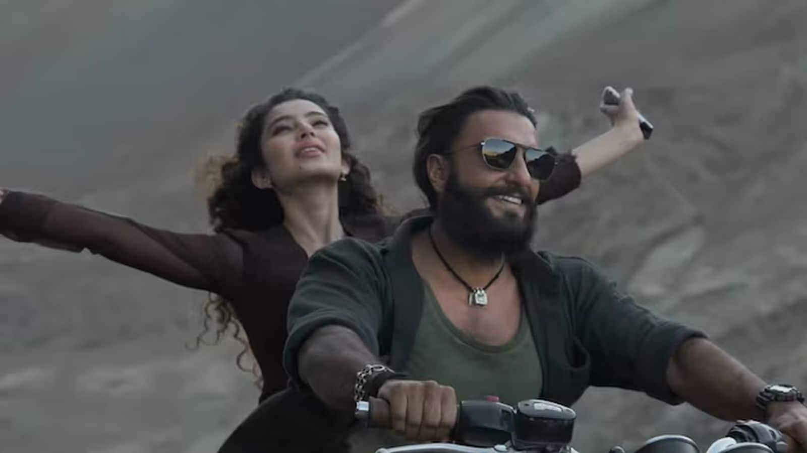 Dhurandhar: रणवीर सिंह को बड़ी राहत! 'धुरंधर' को मिली हरी झंडी, CBFC ने फिल्म को बताया 'काल्पनिक', जानें- क्या है पूरा विवाद