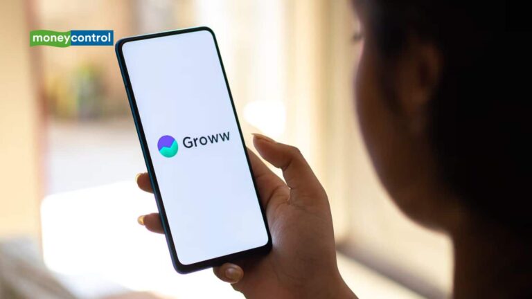 Groww Share Price: आईपीओ के बाद 72% चढ़ा शेयर, अब खरीदें, बेचें या होल्ड करें? जानिए एक्सपर्ट और चार्ट से