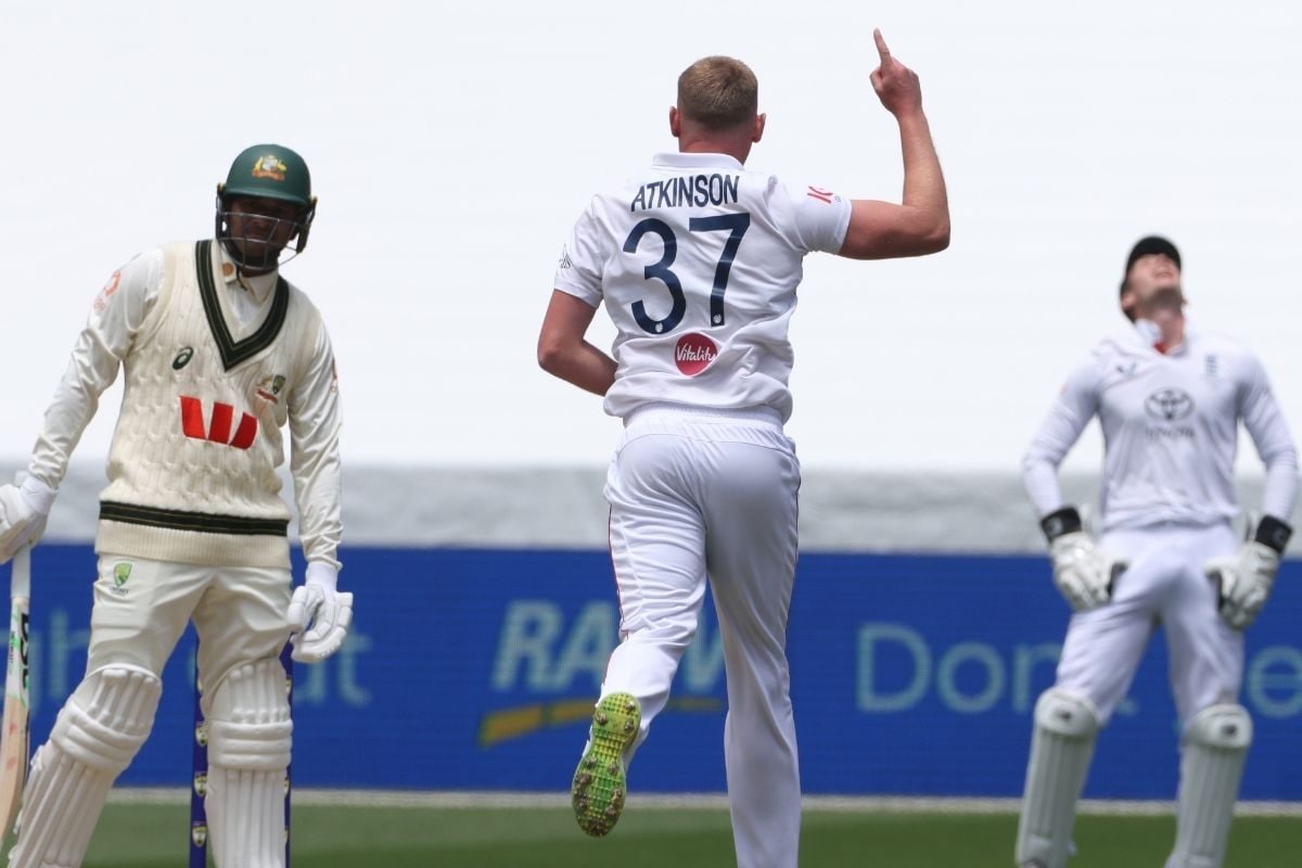 इंग्लैंड के गेंदबाज एटकिंसन एशेज से बाहर, चौथे टेस्ट में लगी चोट बनी मुसीबत
