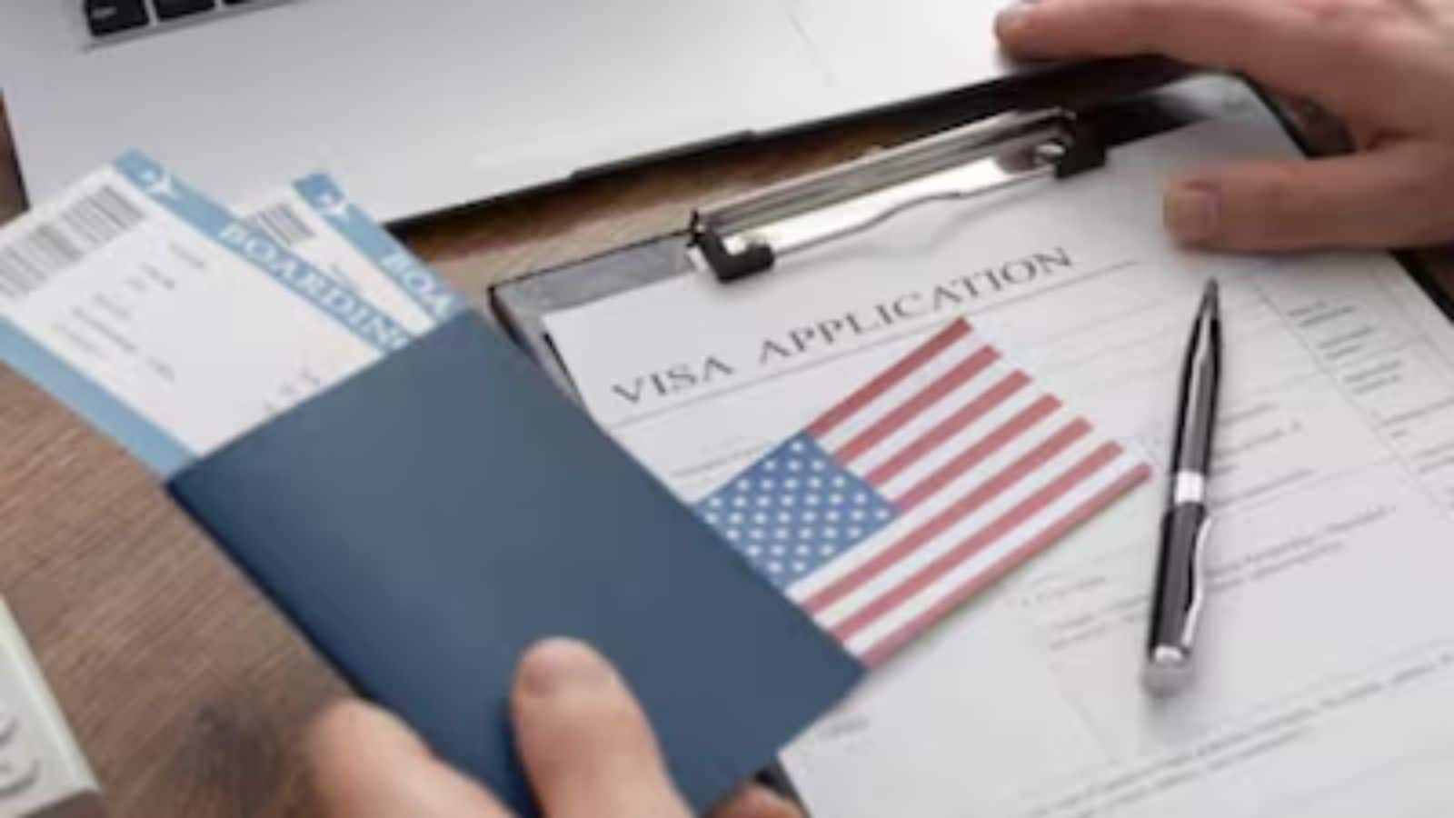 H-1B Visa Crisis: भारत में फंसे हजारों IT प्रोफेशनल्स, H-1B Visa के लिए नई जांच नीति से बढ़ी परेशानी, नौकरी जाने का है भी डर