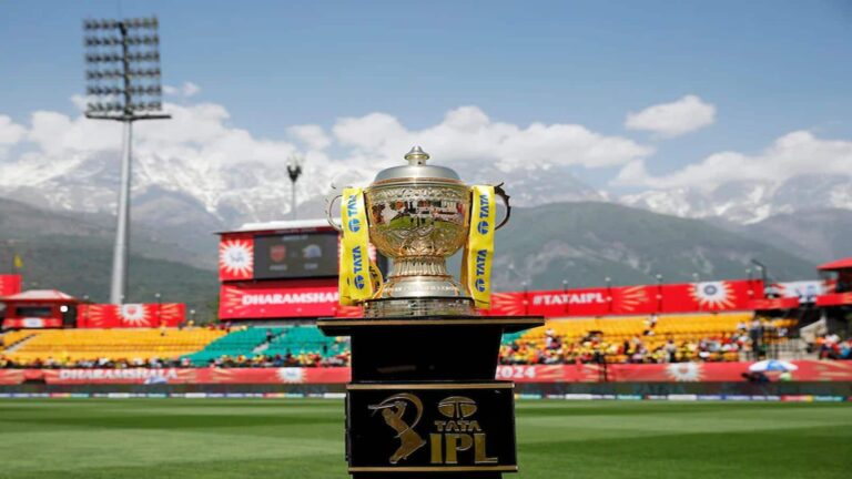 IPL 2026: ऑक्शन में इन 12 खिलाड़ियों पर पानी की तरह बरसेगा पैसा, एक करोड़ है बेस प्राइज