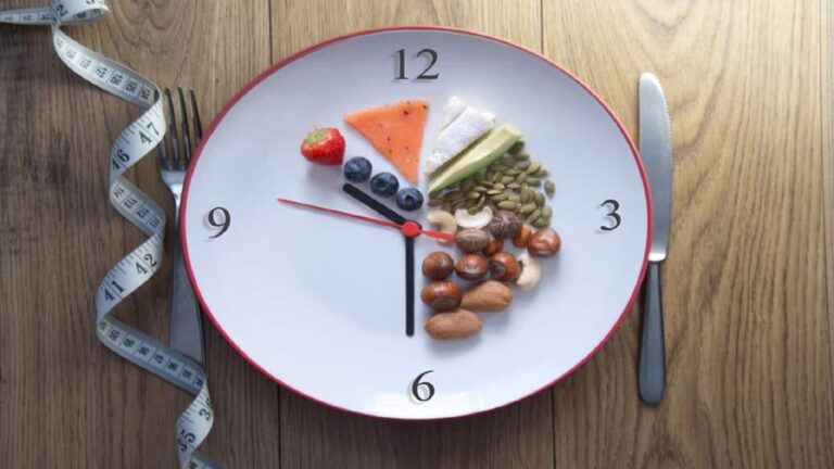 Intermittent Fasting: जरूरी नहीं आपके लिए भी सही हो वजन कंट्रोल करने का ये तरीका, जानें इंटरमिटेंट फास्टिंग पर क्या है इस डॉक्टर की राय