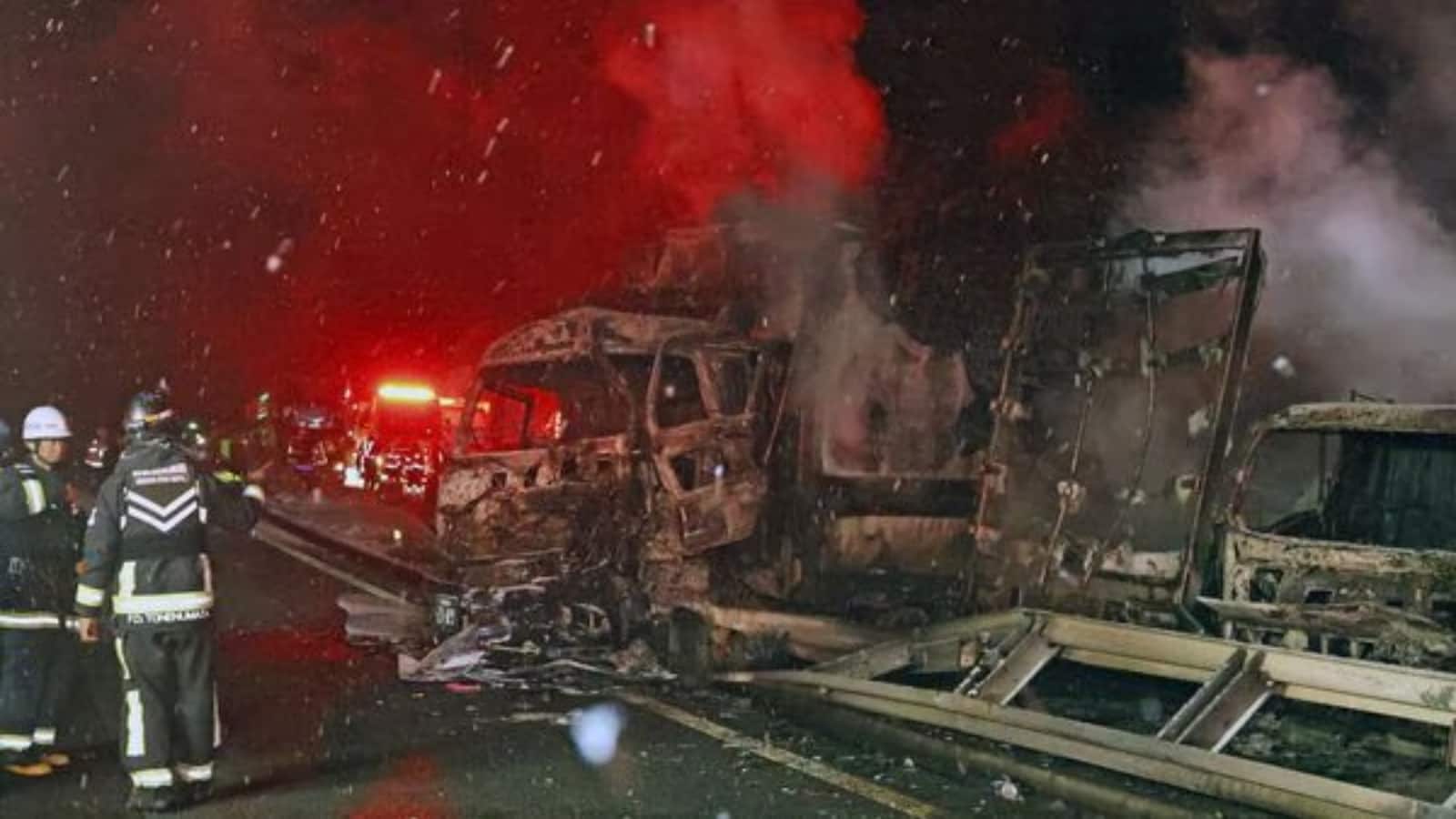 Japan Expressway Accident: जापान में छुट्टियों की शुरुआत भीषण हादसे में तब्दील, कान-एत्सु एक्सप्रेसवे पर 50 से ज्यादा गाड़ियां आपस में टकराईं, 1 की मौत और 26 घायल