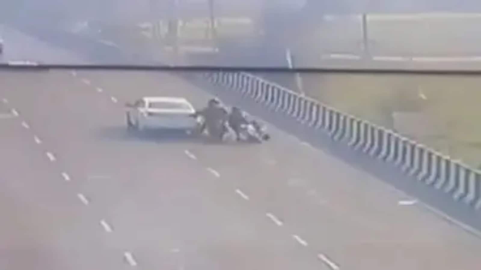 Kochi: फिल्मी अंदाज में दिल्ली-लखनऊ हाईवे पर 85 लाख रुपये की लूट, आरोपी केरल से गिरफ्तार