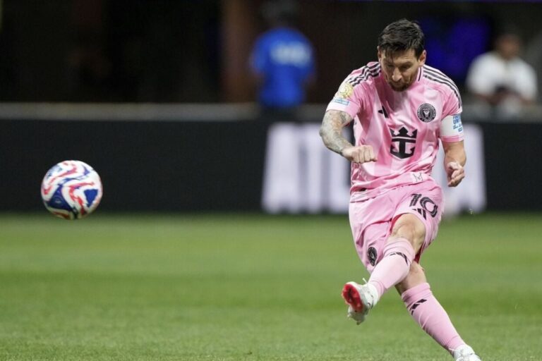 सोना से भी महंगा लियोनल मेसी का एक पैर! जानिए कितने अरब का है इंश्योरेंस