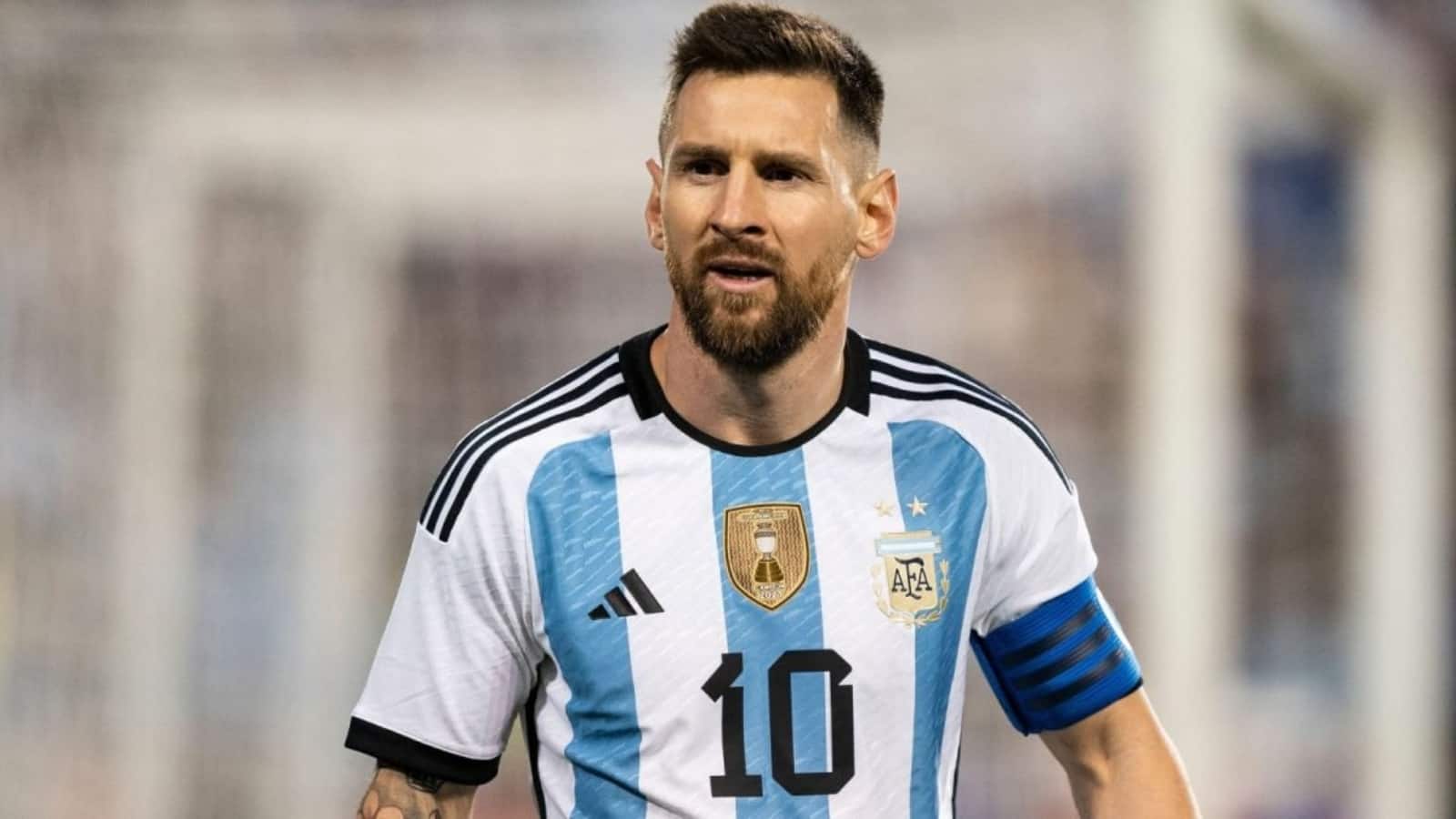 Lionel Messi: '12 हजार का टिकट, घंटों इंतजार...', लियोनेल मेसी की एक झलक नहीं मिलने पर मायूस दिखे फैंस