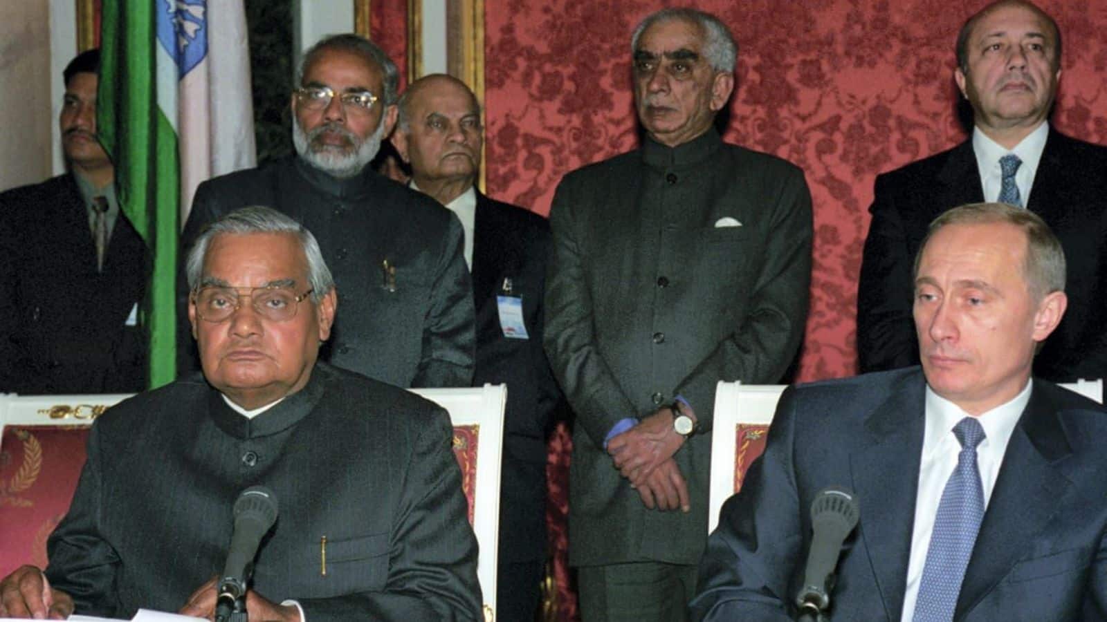 Putin India Visit: मोदी पुतिन का याराना 25 साल पुराना, जब गुजरात के CM नरेंद्र मोदी ने रूस के राष्ट्रपति के साथ किए थे बड़े समझौते