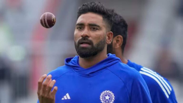 Mohammed Siraj: 'मोहम्मद सिराज सिंगल फॉर्मेट खिलाड़ी कैसे बन गए?' आकाश चोपड़ा ने सेलेक्टर्स से पूछे तीखे सवाल