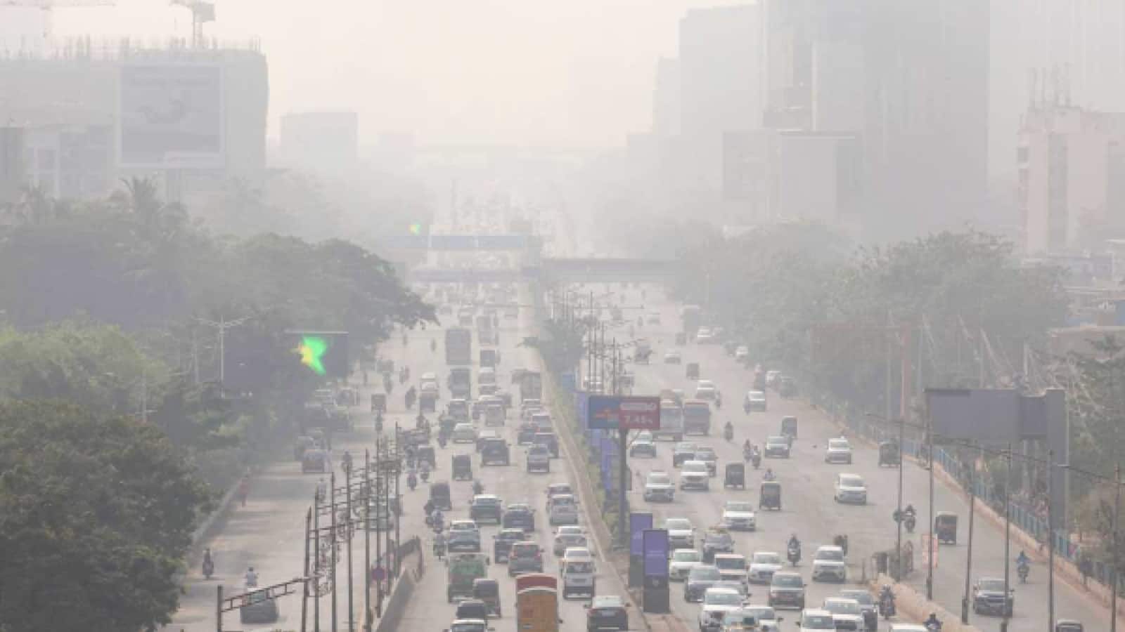 Mumbai air pollution: मुंबई में बढ़ते प्रदूषण के कारण GRAP-4 लागू, 50 से ज्यादा निर्माण साइट्स पर लगाई गई रोक