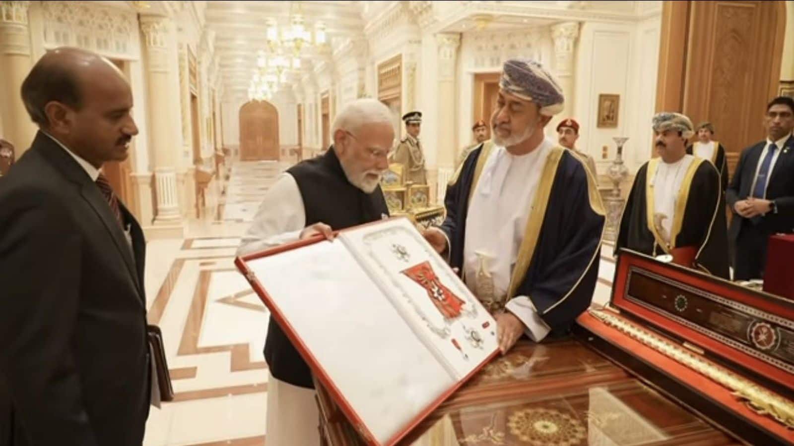 PM Modi Oman Visit: पीएम मोदी को मिला ओमान का सर्वोच्च राष्ट्रीय सम्मान, अब तक 28 से अधिक सर्वोच्च नागरिक सम्मान से सम्मानित