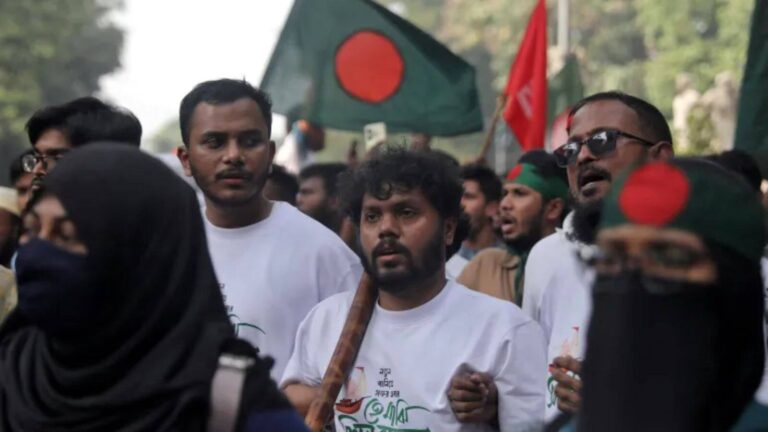 Bangladesh: 'चुनाव रद्द कराने के लिए तुमने उसकी हत्या की', उस्मान हादी के भाई ने यूनुस प्रशासन पर लगाए गंभीर आरोप