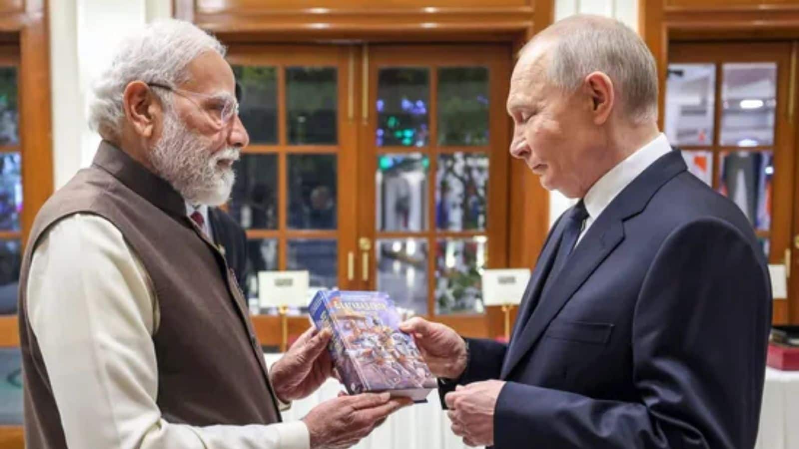 Putin India Visit: कश्मीर से बंगाल तक PM मोदी ने राष्ट्रपति पुतिन को दिए भारत की 'विविधता' से भरे तोहफे, जानिए कितने खास है उपहार