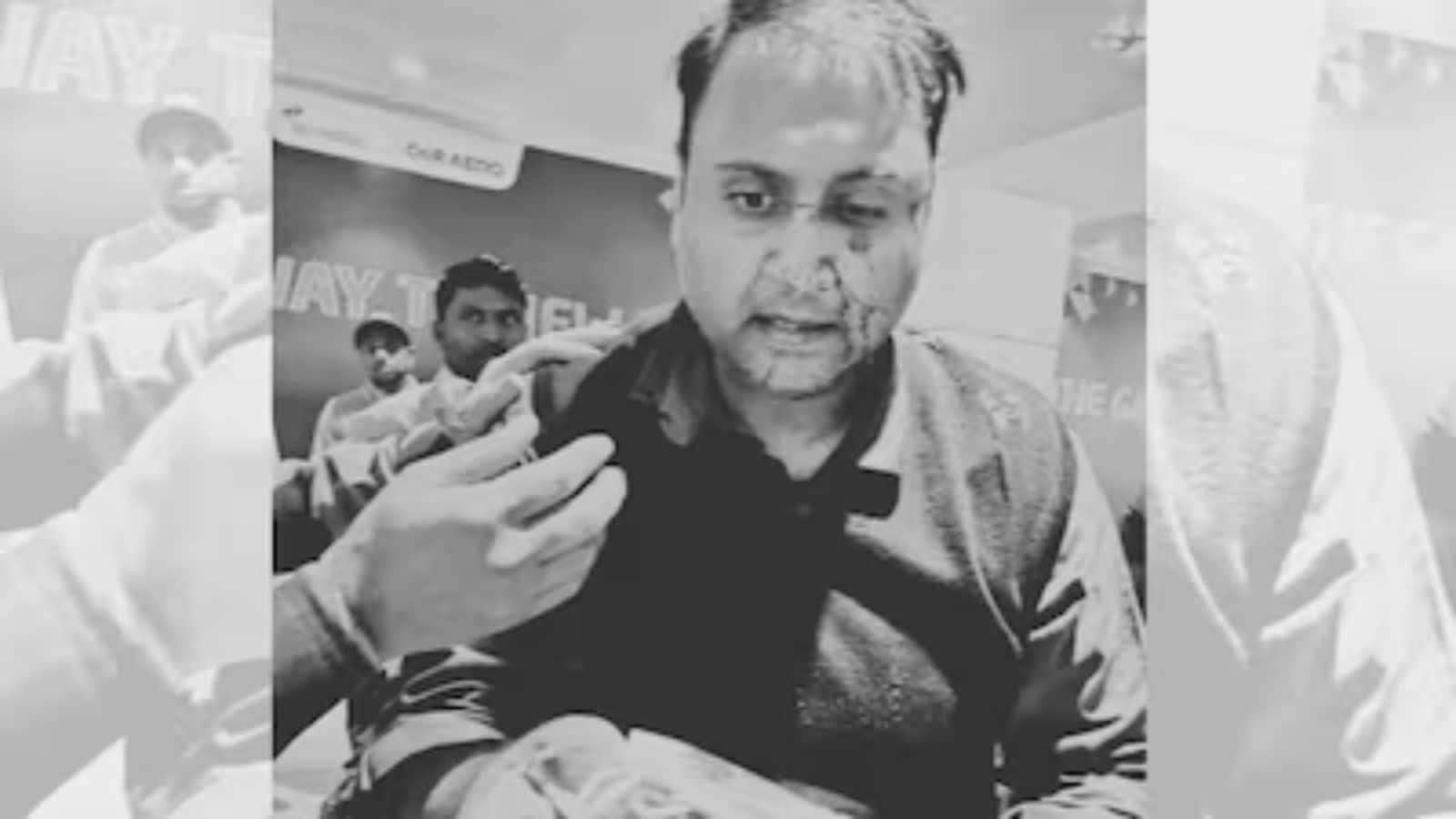 IGI Airport: दिल्ली एयरपोर्ट पर पायलट की गुंडागर्दी, एयर इंडिया एक्सप्रेस के कैप्टन ने पैसेंजर को 'अनपढ़' बोल पीटकर किया लहूलुहान