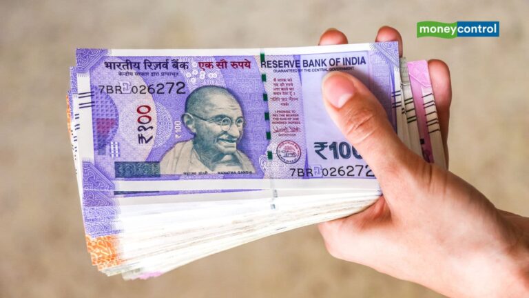 7वां वेतन आयोग खत्म होने की कगार पर, 10 साल में कुल 55% बढ़ी सैलरी; समझिए कैसे