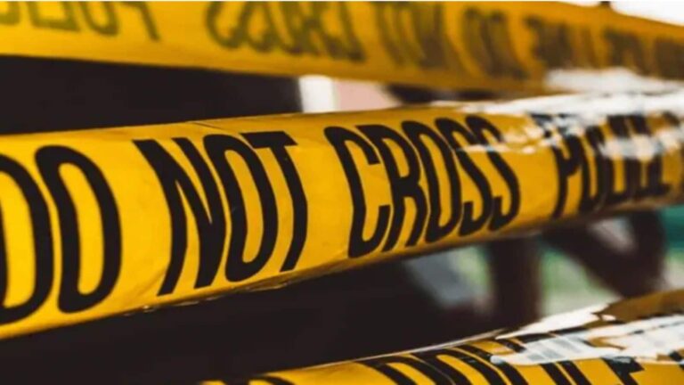 Noida: कूड़े ढेर पर एक बैग में मिला महिला का शव, पुलिस को हत्या का शक