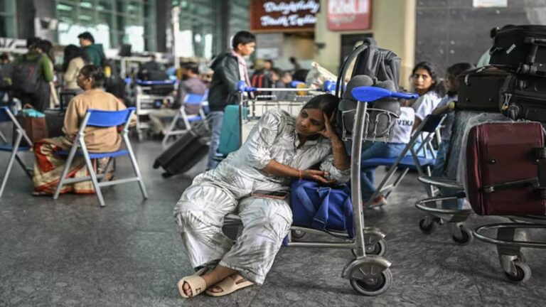 Indigo Crisis: 'राजनीतिक रंग मत दीजिए...; राहुल गांधी के 'एकाधिकार' वाले आरोप पर उड्डयन मंत्री का पलटवार, इंडिगो क्राइसिस पर छिड़ा सियासी घमासान