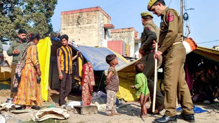 Rohingya In India: 'क्या हम उनके लिए रेड कार्पेट बिछाएं?'; रोहिंग्या मामले पर सुप्रीम कोर्ट की सख्त टिप्पणी