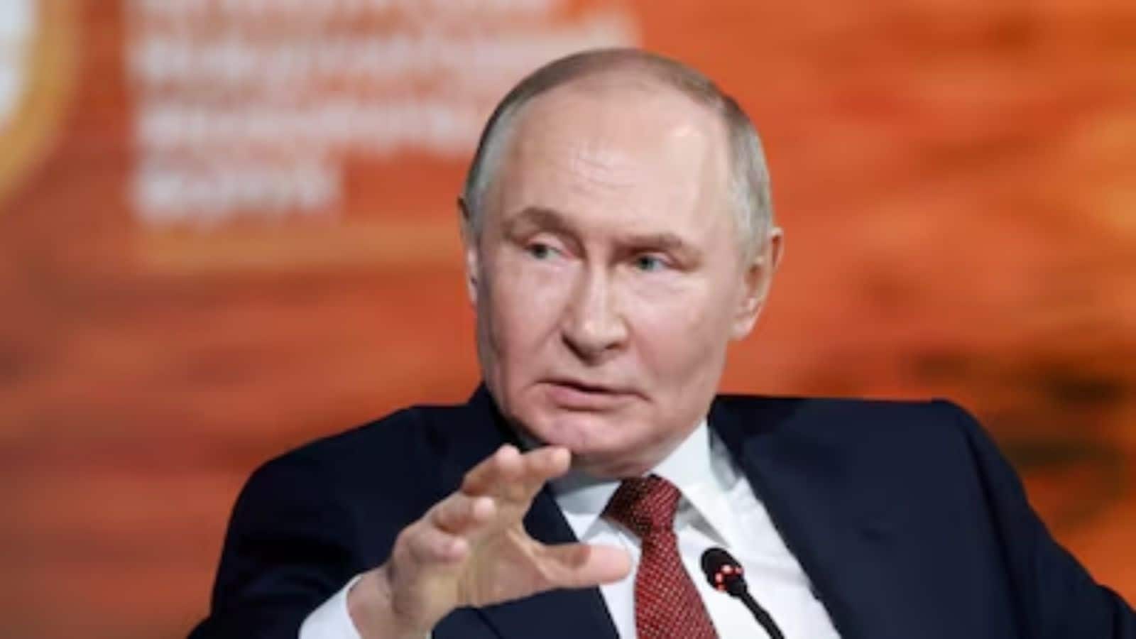 Vladimir Putin: 'शांति से नहीं माने तो सैन्य ताकत से हासिल कर लेंगे अपने टारगेट', ट्रंप-जेलेंस्की की सीक्रेट मीटिंग से पहले पुतिन की चेतावनी