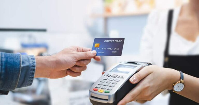 Credit Card: क्रेडिट कार्ड कैसे करता है आपकी जेब खाली? जानिए पूरी डिटेल