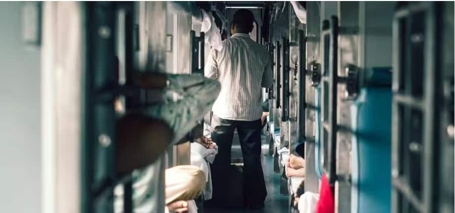 RAC confirmed Ticket: RAC टिकट बीच सफर में कन्फर्म हो सकता है? रेलवे के नियमों से समझें पूरी प्रक्रिया और टिप्स