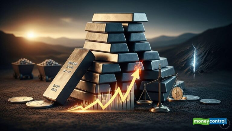 Silver Price: रिकॉर्ड तेजी के बाद अब कहां तक जाएंगे भाव, जानें एक्सपर्ट्स और ब्रोकरेजेज ने क्या दिया अगला टारगेट