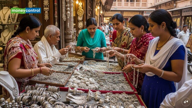 Silver Price Outlook: 2025 में चांदी में 160% से ज्यादा की तेजी, मोतीलाल ओसवाल ने बताई आगे की रणनीति