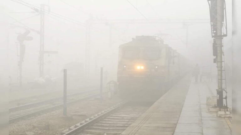 घने कोहरे के चलते रेलवे का बड़ा फैसला, चंडीगढ़-अमृतसर एक्सप्रेस समेत 56 ट्रेनें की रद्द