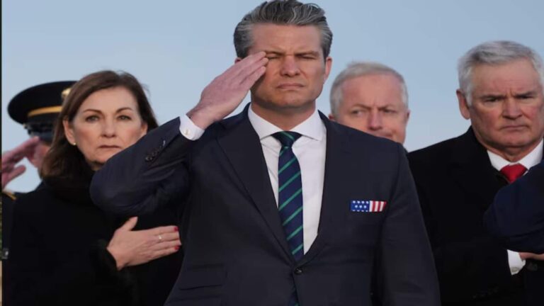 अमेरिका ने की सीरिया में ISIS के ठिकानों पर भीषण बमबारी; रक्षा मंत्री बोले- 'यह युद्ध नहीं, बदला है'