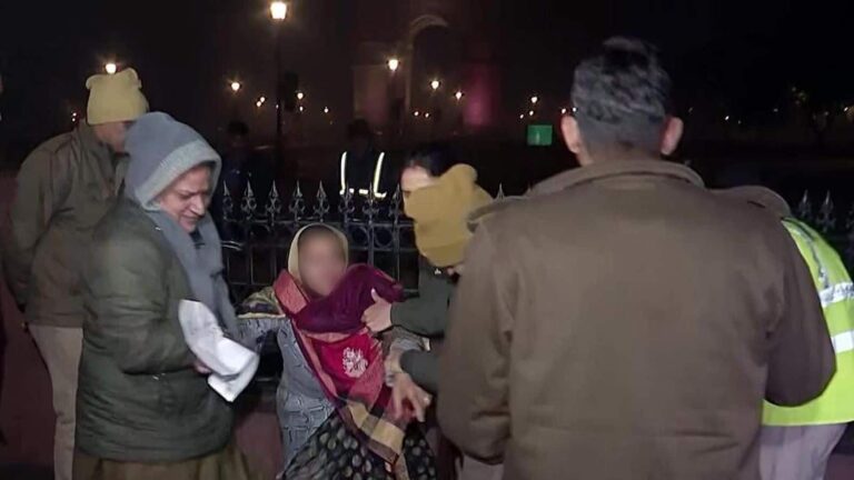 Unnao Rape Case: 'सुरक्षाकर्मी हम सबको मारना चाहते हैं'; उन्नाव रेप पीड़िता की मां का छलका दर्द, कुलदीप सेंगर की बेल कैंसिल करने की मांग