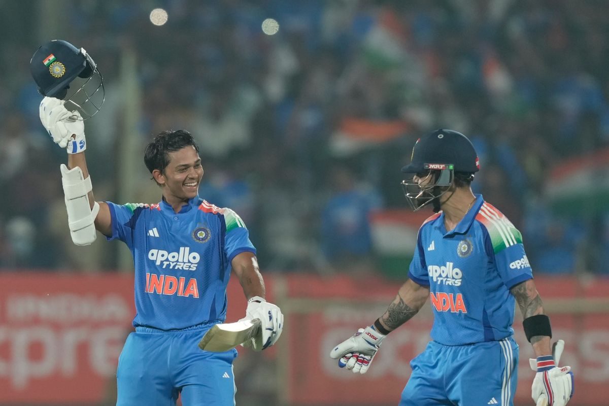 एक दिन में 2 मुकाबले, बड़े ने ठोकी फिफ्टी तो छोटे भाई ने जमाया शतक