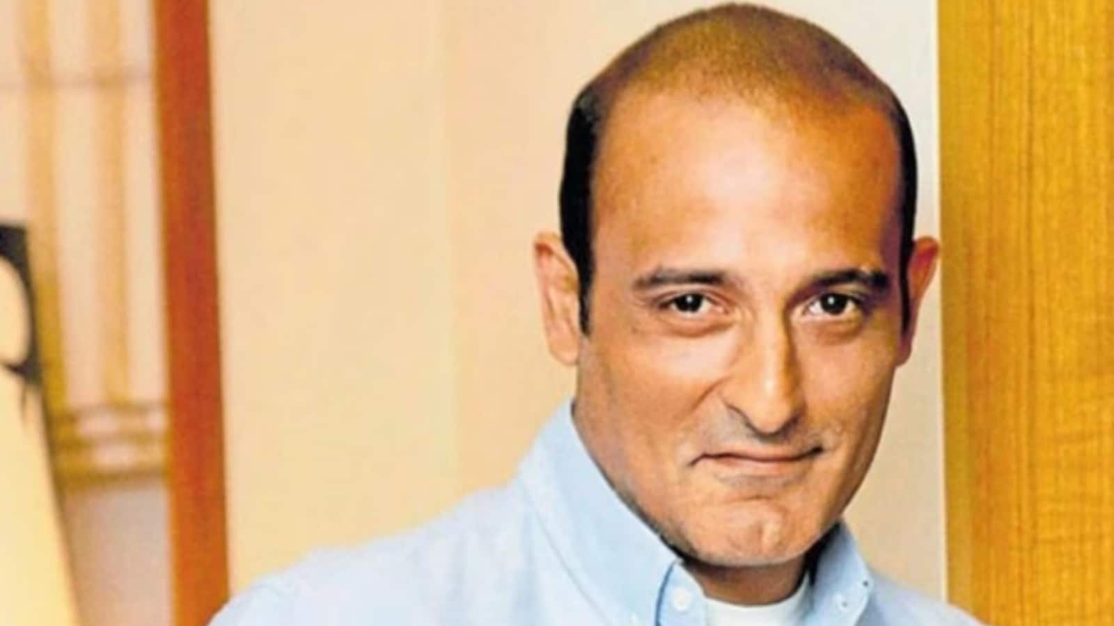 Akshaye Khanna: रहमान डकैत बन छाए अक्षय खन्ना को फीस बढ़ाना पड़ा महंगा, बिग बजट फिल्म से हुए आउट!