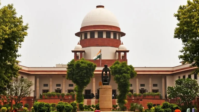 'पजामे की डोरी खींचना रेप नहीं', इलाहाबाद हाईकोर्ट के फैसले पर सुप्रीम कोर्ट ने लगाई फटकार; CJI सूर्यकांत बोले- ऐसी टिप्पणियां...