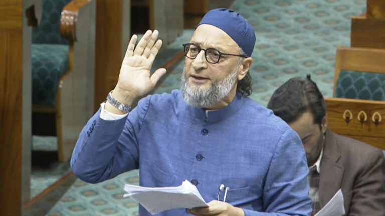 'भारत में रहना है तो वंदे मातरम् गाना होगा... ये संविधान के खिलाफ है', लोकसभा में जमकर बरसे ओवैसी, कहा- हमें वफादारी का सर्टिफिकेट...