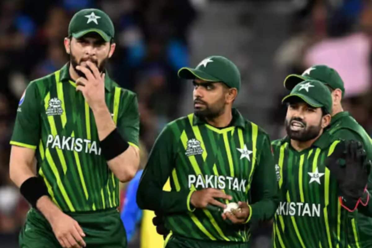 बाबर आजम, शाहीन अफरीदी टी20 टीम से बाहर, पाकिस्तान ने दिया झटका