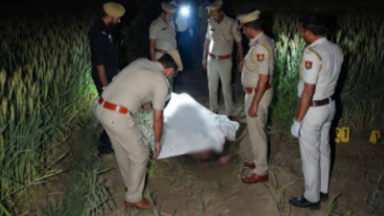UP: पत्नी का युवक से था अवैध संबंध, दोनों को कमरे में आपत्तिजनक हालत में देखा तो चढ़ गया पारा, दंपति ने मिलकर कर दी हत्या, ऐसे खुला राज