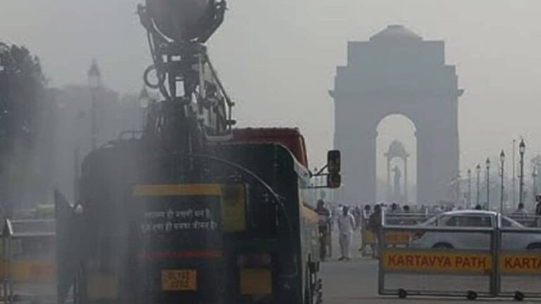 'गैस चैंबर' बनी दिल्ली, CAQM ने पांच कड़े एक्शन प्वाइंट किए लागू, ट्रक बैन, निर्माण बंद, स्कूल हाइब्रिड... बाहर निकलने से पहले जरूर पढ़ें