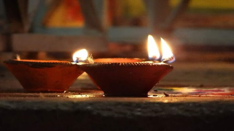 Paush Amavasya 2025: पौष अमावस्या पर पितृ दोष से मुक्ति के लिए करें ये उपाय, जानें तारीख, समय और उपाय