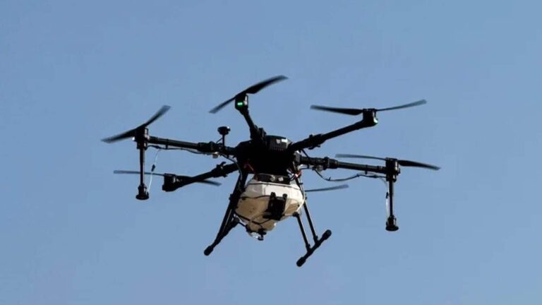 Stock Crash: ड्रोन बनाने वाली कंपनी के शेयर 20% धड़ाम, लगा लोअर सर्किट, SEBI ने प्रमोटर को किया बैन