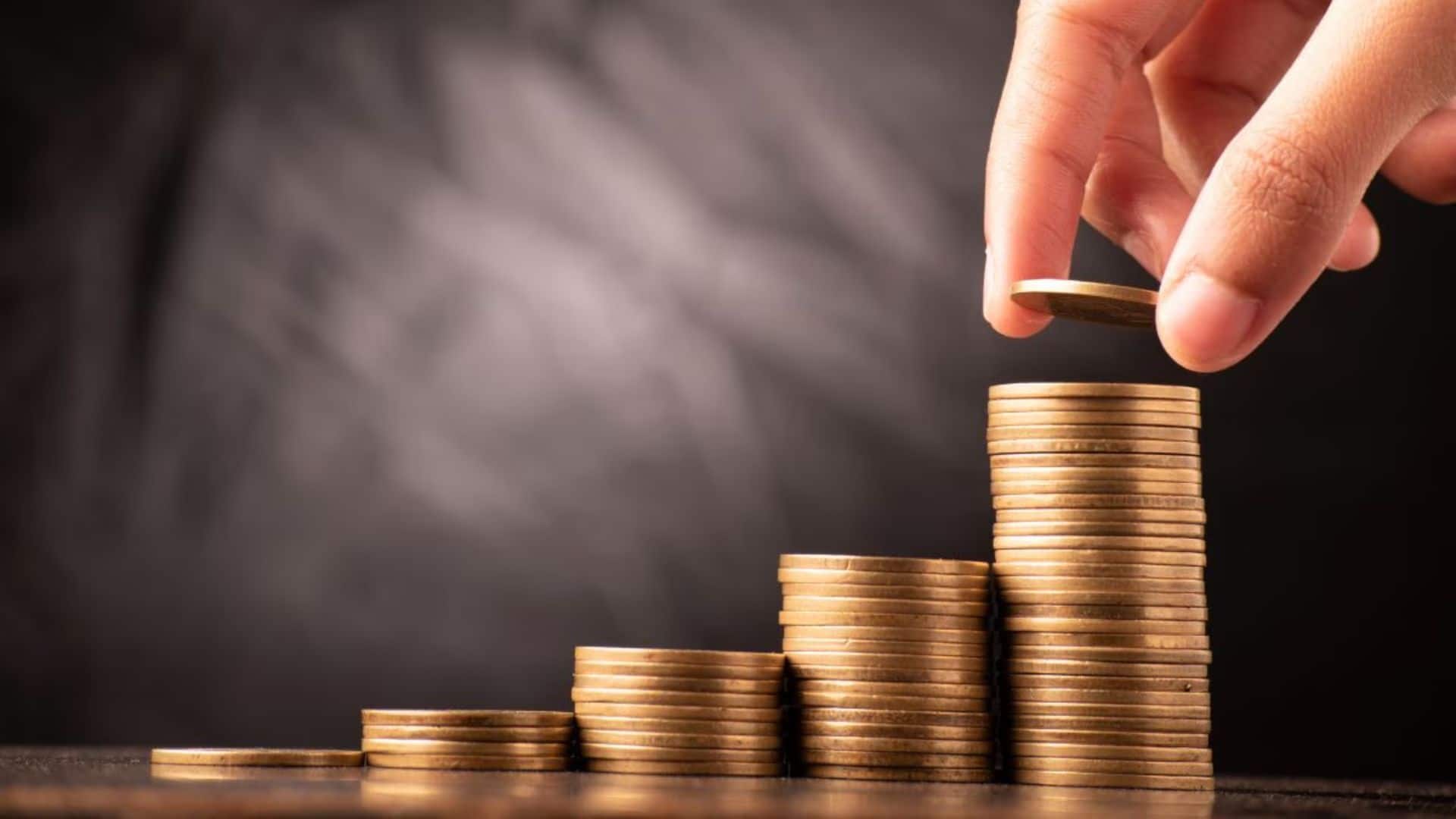 रेपो रेट कटौती के बाद निवेशकों की उलझन, एफडी से पैसा निकालें या बॉन्ड में लगाएं?