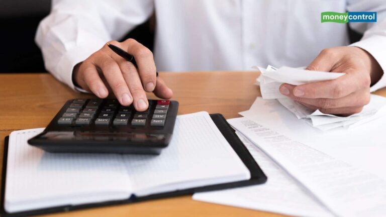 Income Tax Refund: फर्जी डिडक्शंस क्लेम करने वालों की खैर नहीं, पेनाल्टी के साथ जेल भी हो सकती है