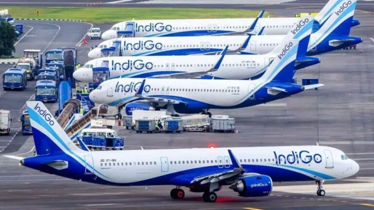IndiGo Updates: 9वें दिन भी इंडिगो का संकट बरकरार, दिल्ली, बेंगलुरु अहमदाबाद सहित कई प्रमुख एयरपोर्ट्स पर उड़ानें रद्द