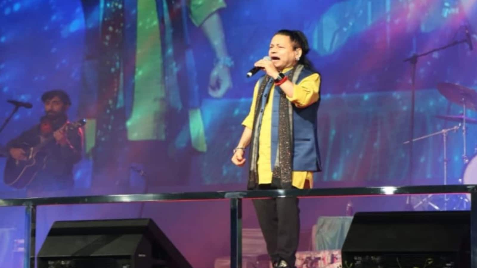 Kailash Kher: 'जानवरों की तरह हरकतें मत कीजिए', ग्वालियर में कैलाश खेर के शो में पब्लिक हुई बेकाबू, सिंगर ने बंद किया शो