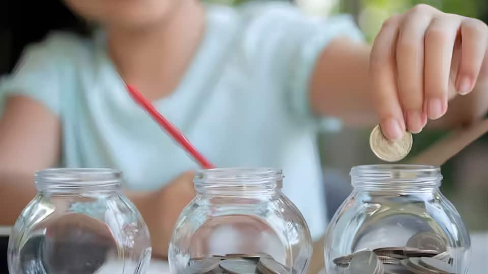 Personal Finance Invest: नए साल में अपने सेविंग्स और इनवेस्टमेंट को बनाए स्मार्ट, इन तरीकों का करें इस्तेमाल